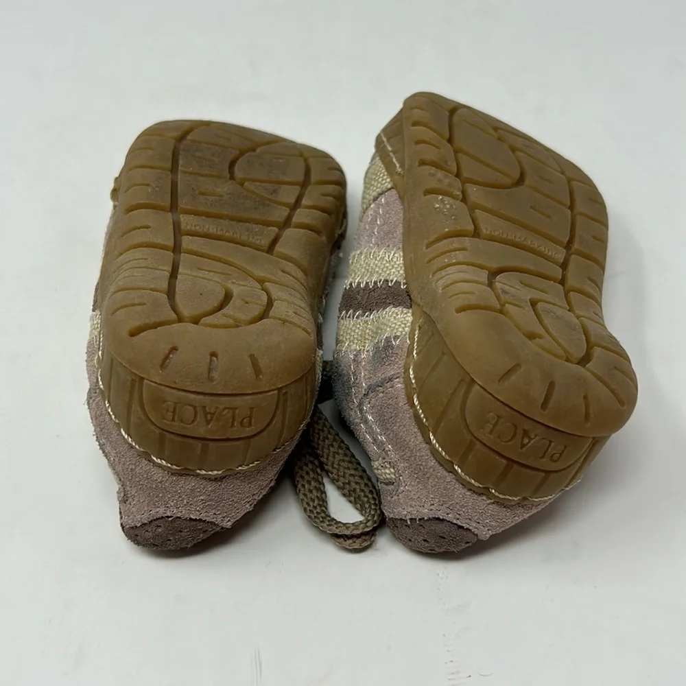 Children’s Place Boy’s Lace-Up Shoes Size 4 Excellent Condition